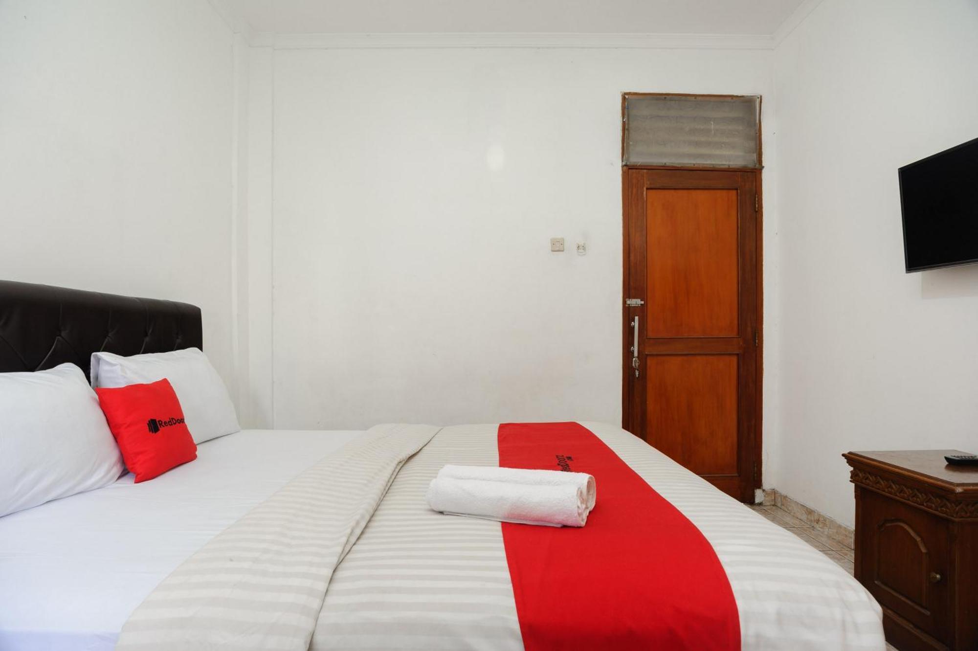 Reddoorz Syariah Near Aeon Mall Tanjung Barat Jakarta Kültér fotó