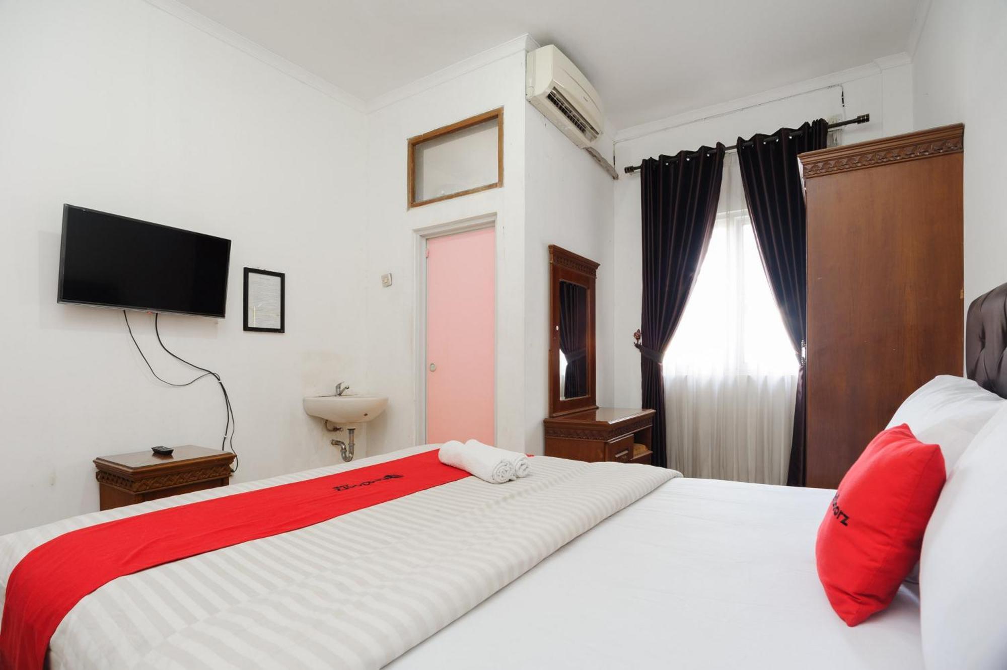Reddoorz Syariah Near Aeon Mall Tanjung Barat Jakarta Kültér fotó