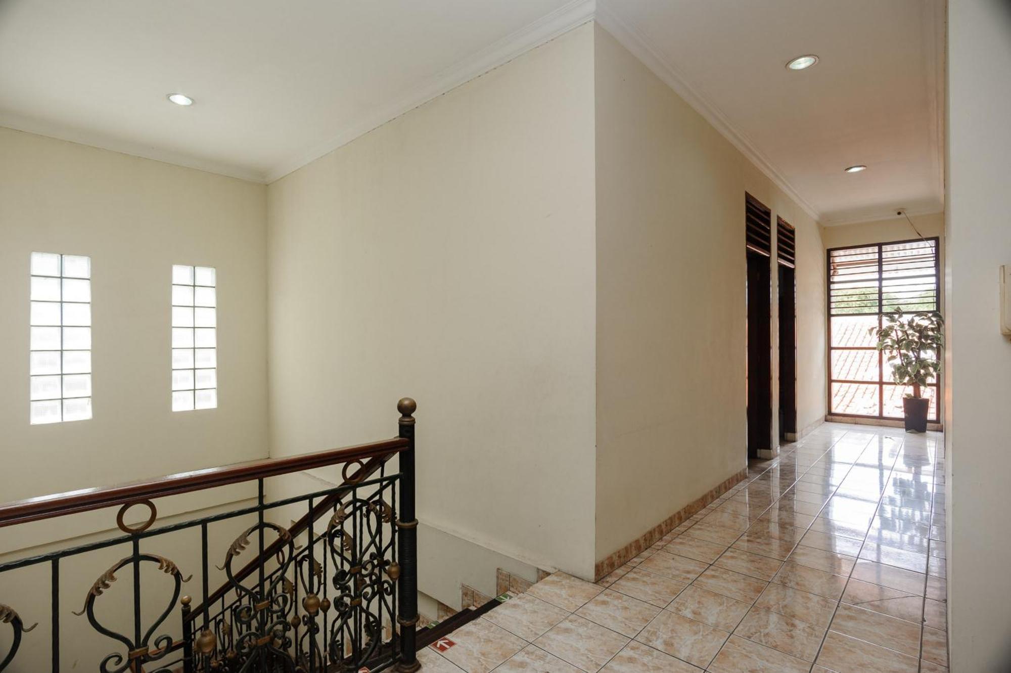 Reddoorz Syariah Near Aeon Mall Tanjung Barat Jakarta Kültér fotó