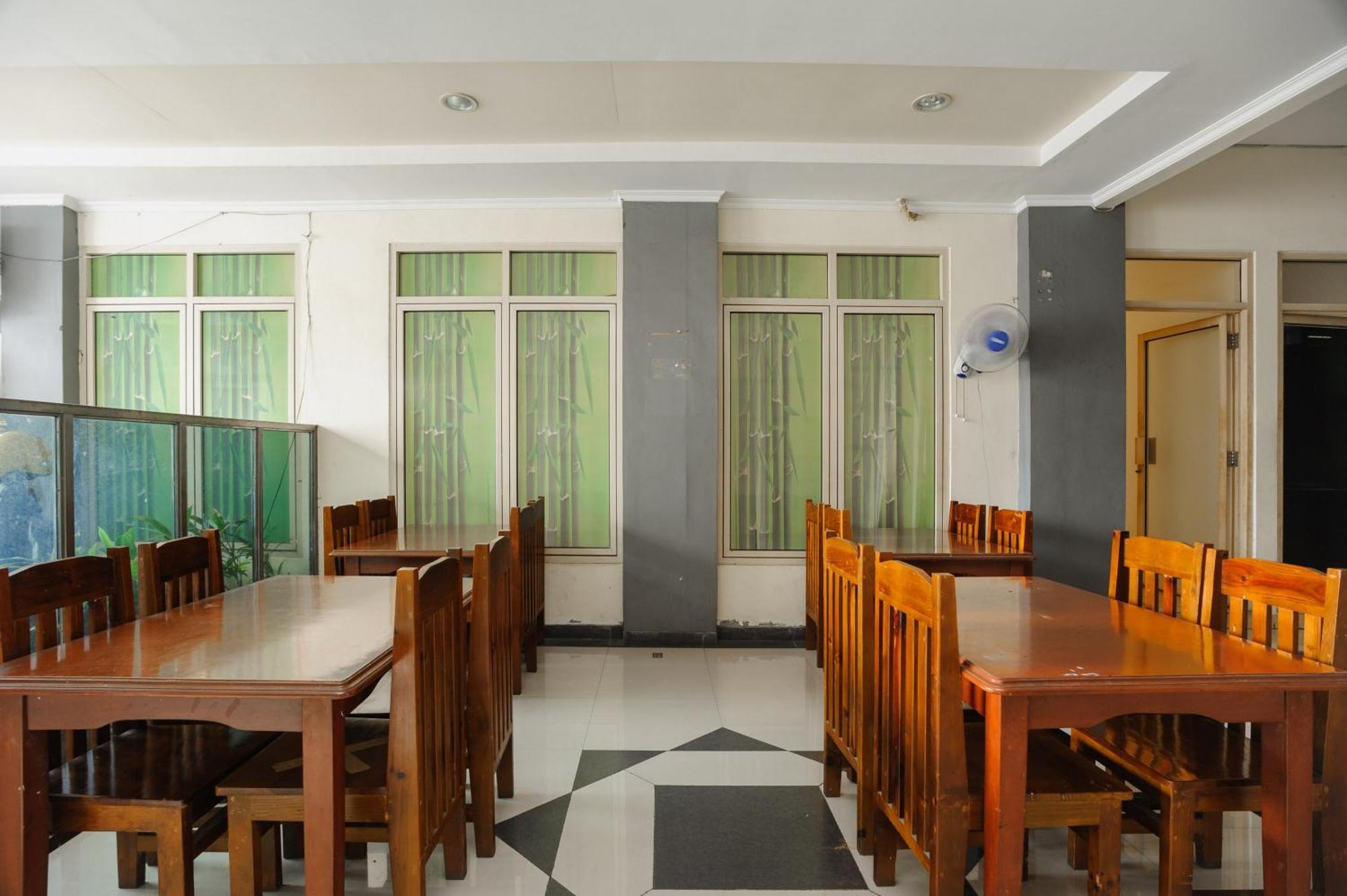 Reddoorz Syariah Near Aeon Mall Tanjung Barat Jakarta Kültér fotó