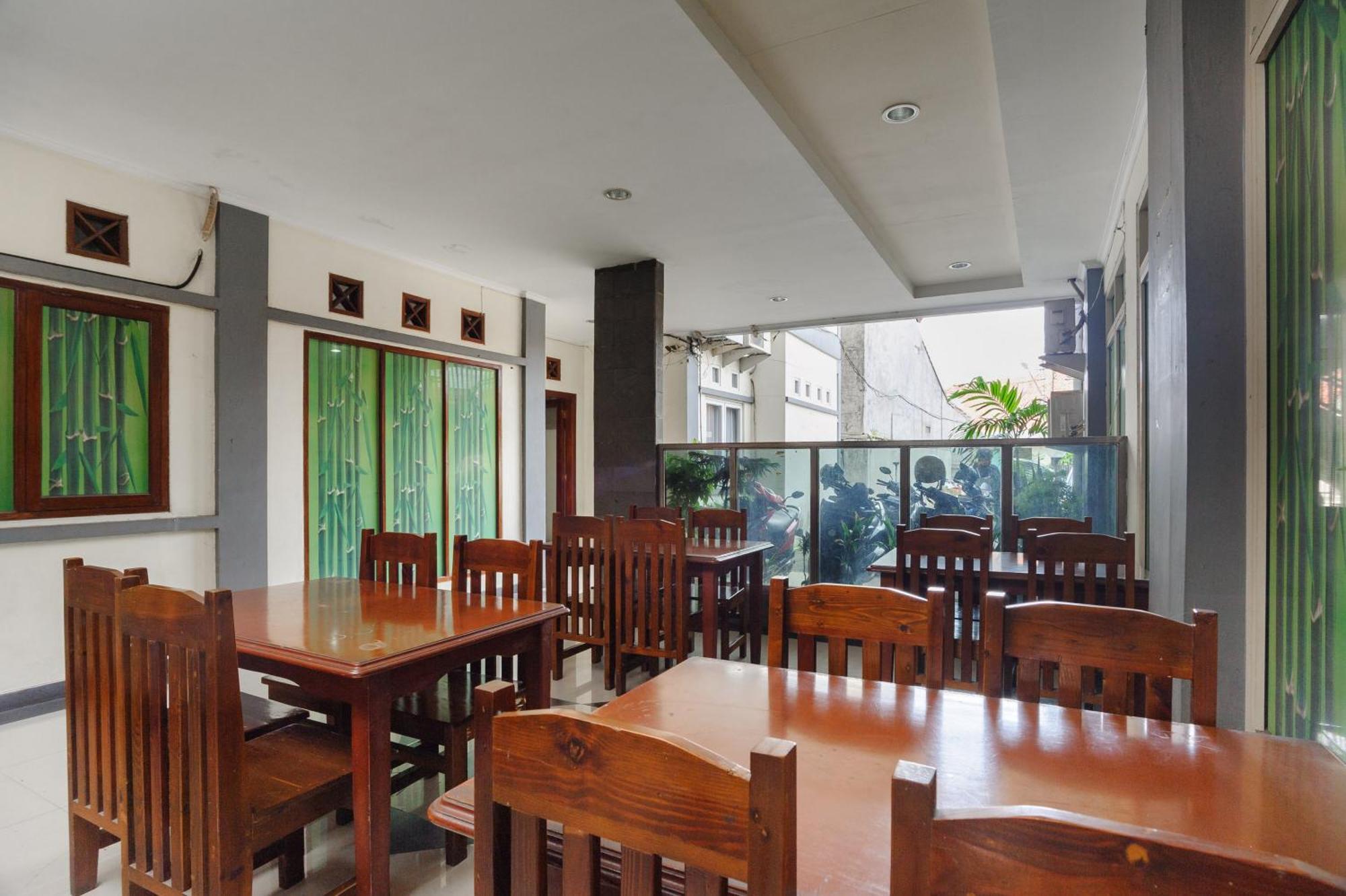 Reddoorz Syariah Near Aeon Mall Tanjung Barat Jakarta Kültér fotó
